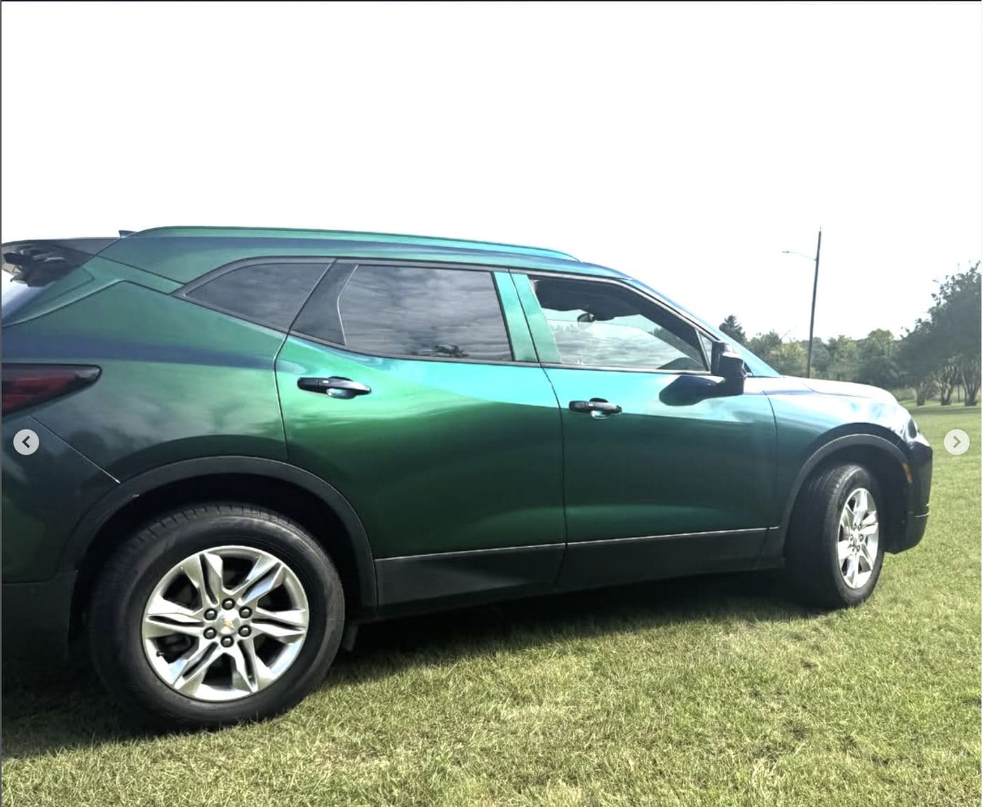 Chevrolet Blazer tuxedo wrap with green-to-teal color shift
